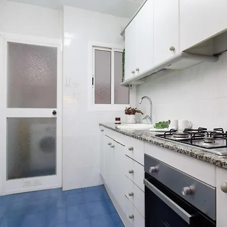 Sagrada Familia Cozy 3 Bedroom With Balcony * Barcelone